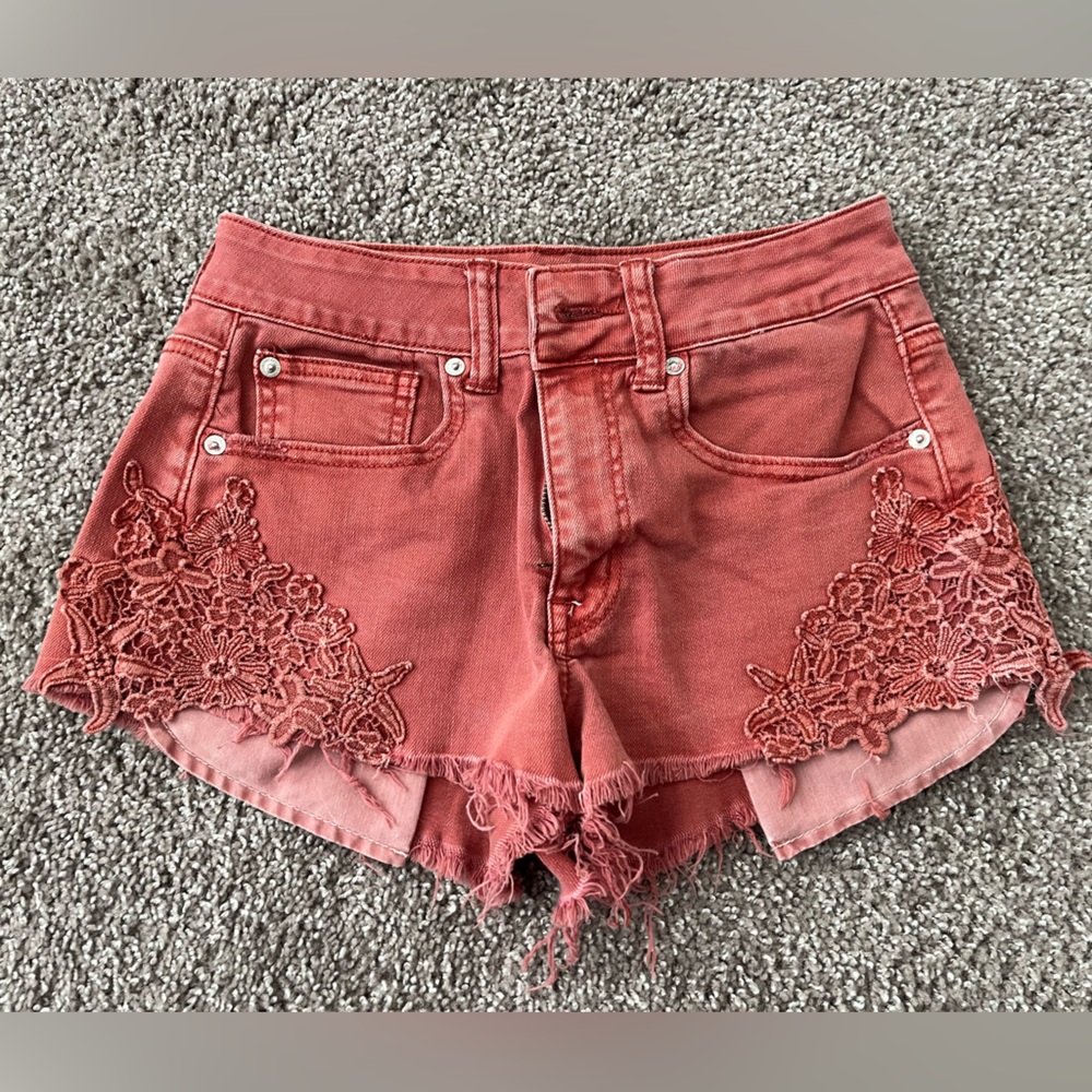American Eagle High-Rise Choral Lace Shorts Size 2